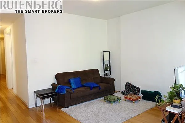 Rented by R New York | media 28