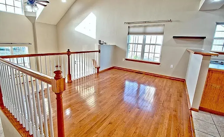 1912 Country Ridge Dr — Photo 10