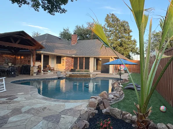 4817 Cortina Dr, Irving, TX 75038