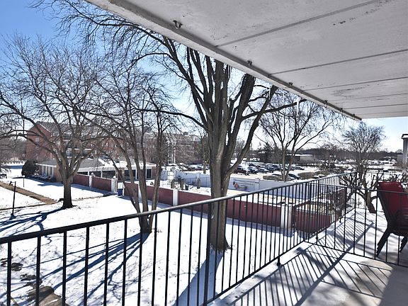 5th image of 1110 N Farnsworth Ave APT 213