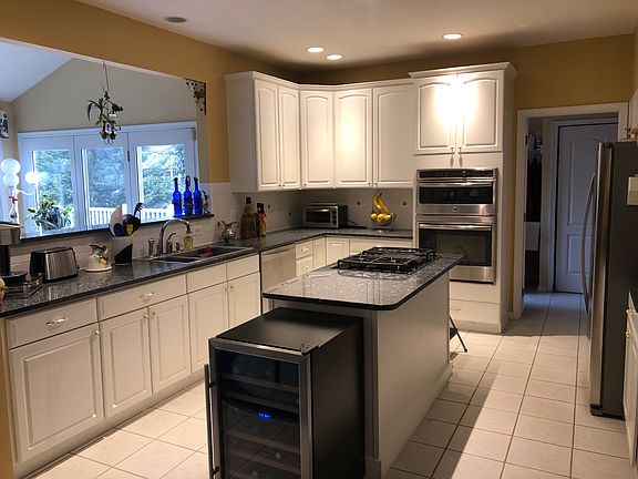 3rd image of 3780 Avenel Ct