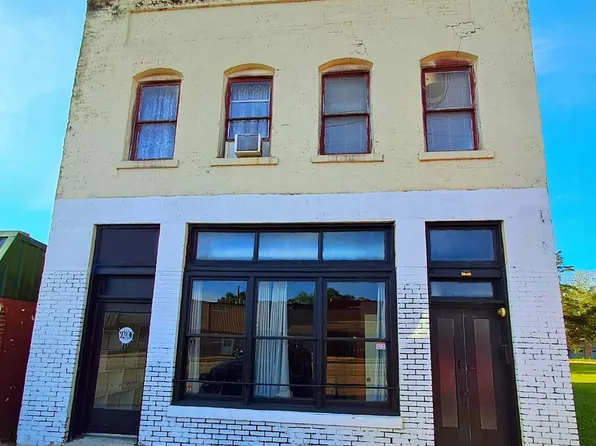 317 & 319 E Runnels St, Mineral Springs, AR 71851