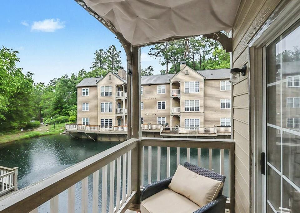 1st image of 408 Mill Pond Ct SE