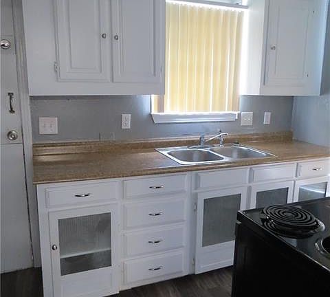 4th image of 10552 Wood Dale Dr
