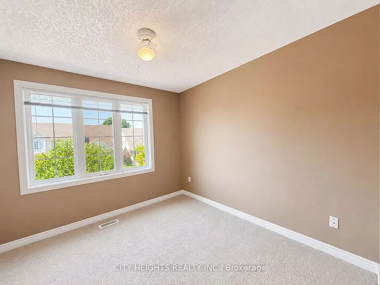 555 Grasslands Ct — Photo 36