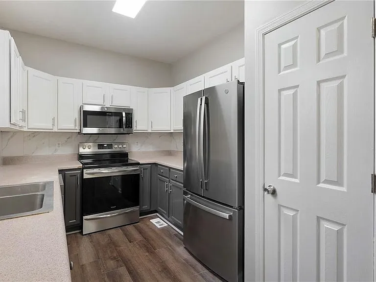 1396 Kennesaw Dr NW #B — Photo 4