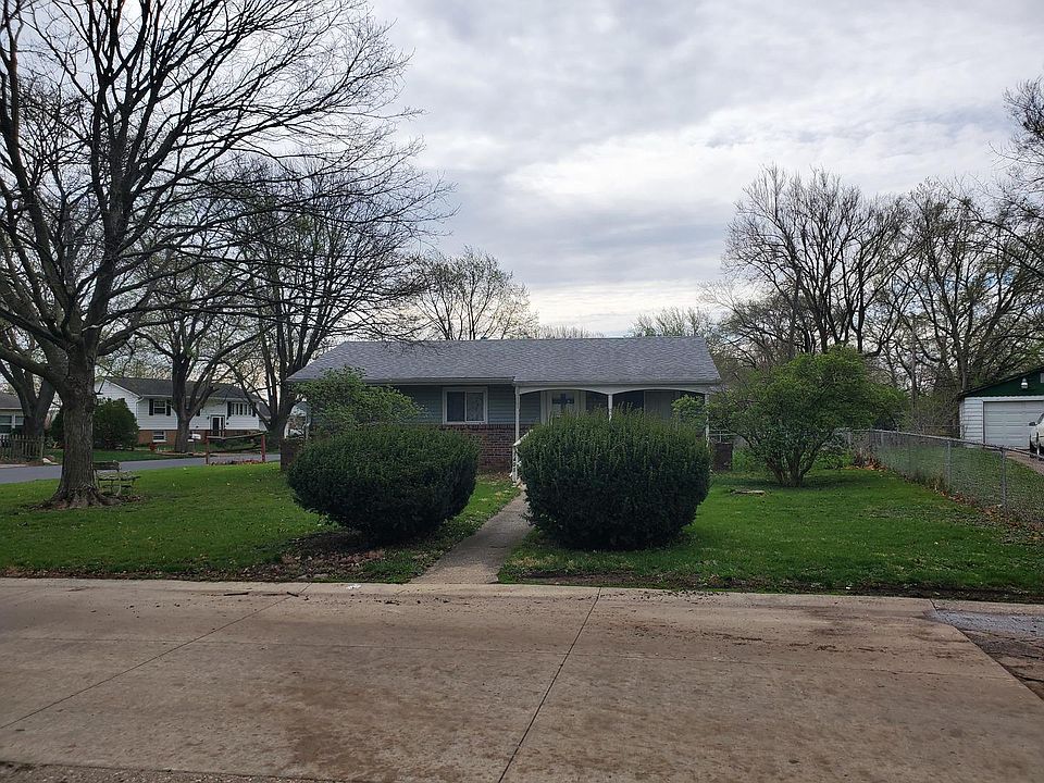 2nd image of 1401 Comanche Dr