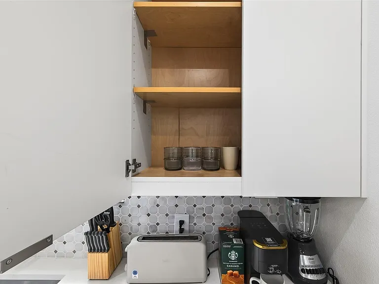 523 Schweikhardt St — Photo 35