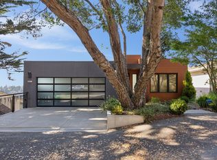 6647 Snake Rd, Oakland, CA 94611