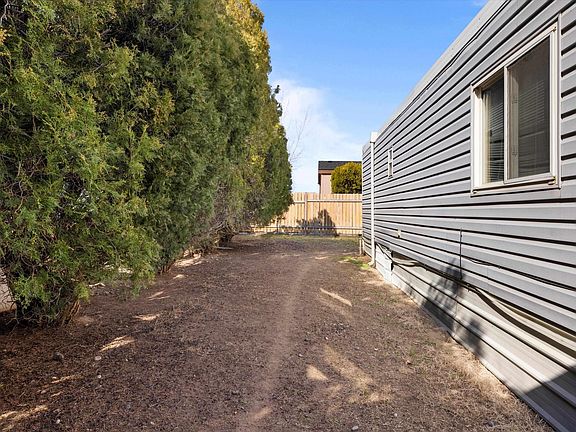 4th image of 2105 N Steptoe St Trailer 27