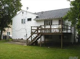 44 Harvest Ln, Commack, NY 11725