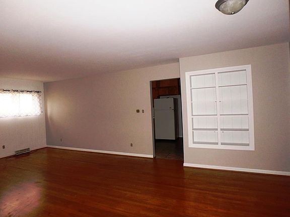 3rd image of 2134 25th St
