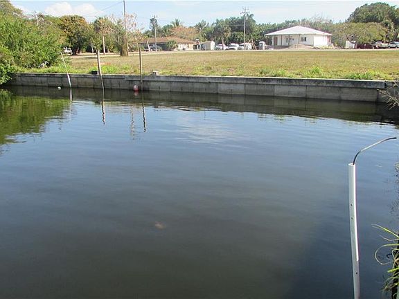 5th image of 7510 Barrancas Ave
