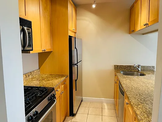 Rented by Battery Park Realty | media 20