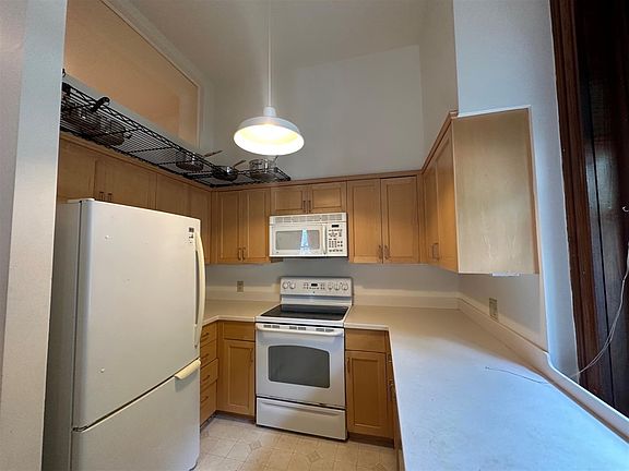 3rd image of 88 Park Ave APT 208