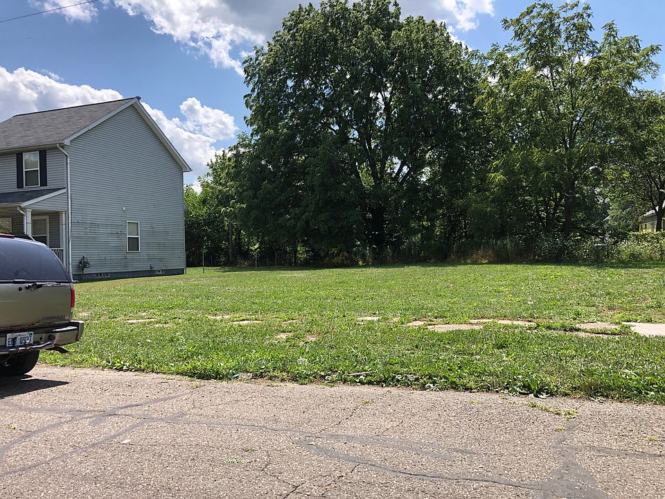 2nd image of 4747 Lakepointe St