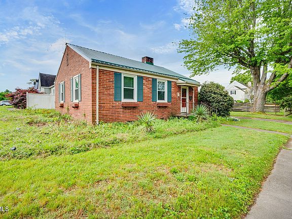 2nd image of 1121 Midland Dr