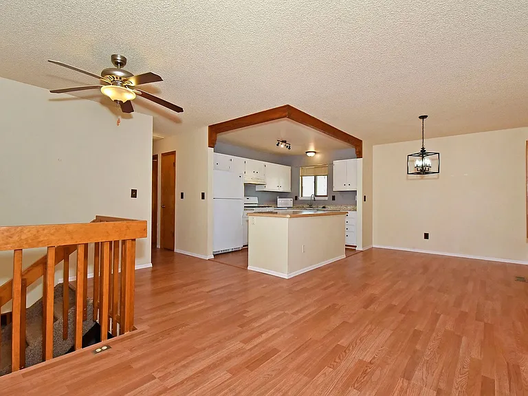 3729 Thundercloud Dr — Photo 3