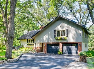6382 Kings Dr N, Oakdale, MN 55128