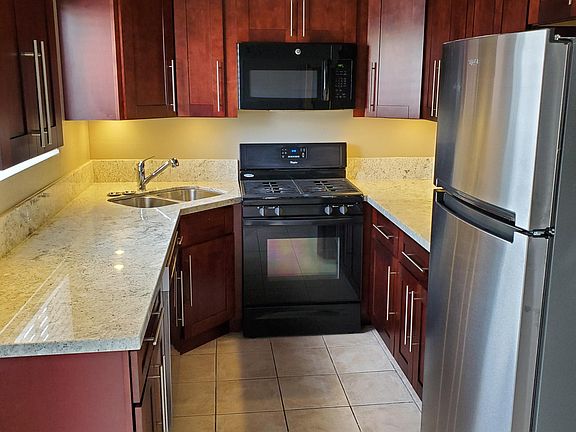 Under cabinet lighting, granite countertops