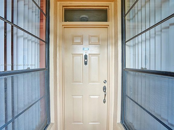 4th image of 6203 Coral Lake Dr #103