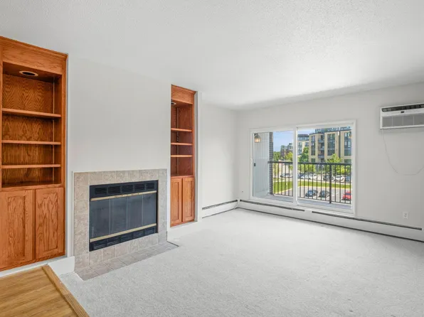 4820 Park Commons Dr APT 329, Saint Louis Park, MN 55416
