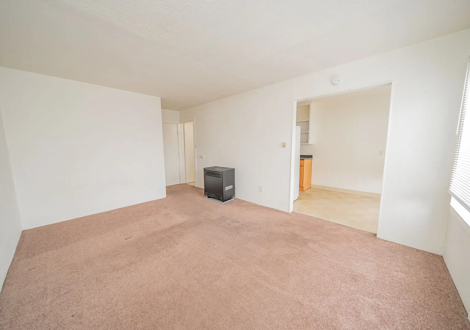 3267 Hollis St — Photo 3