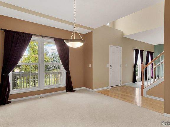 5th image of 3588 Arbor Chase Ct NE