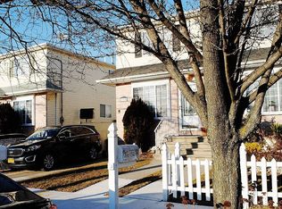 385 Quintard St, Staten Island, NY 10305