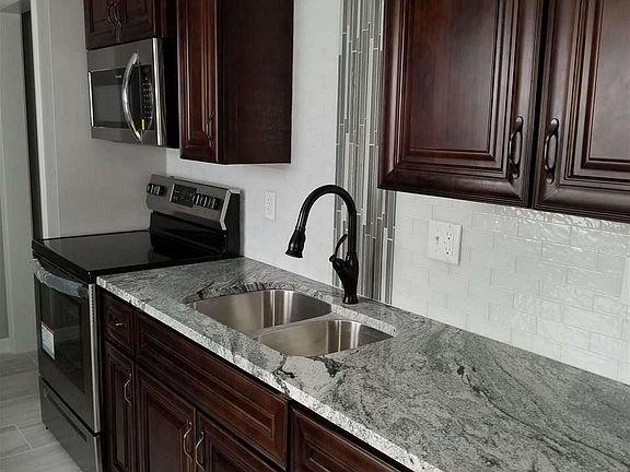 4th image of 5806 S 41st St