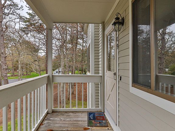 3rd image of 109 Eaton Lane UNIT 109