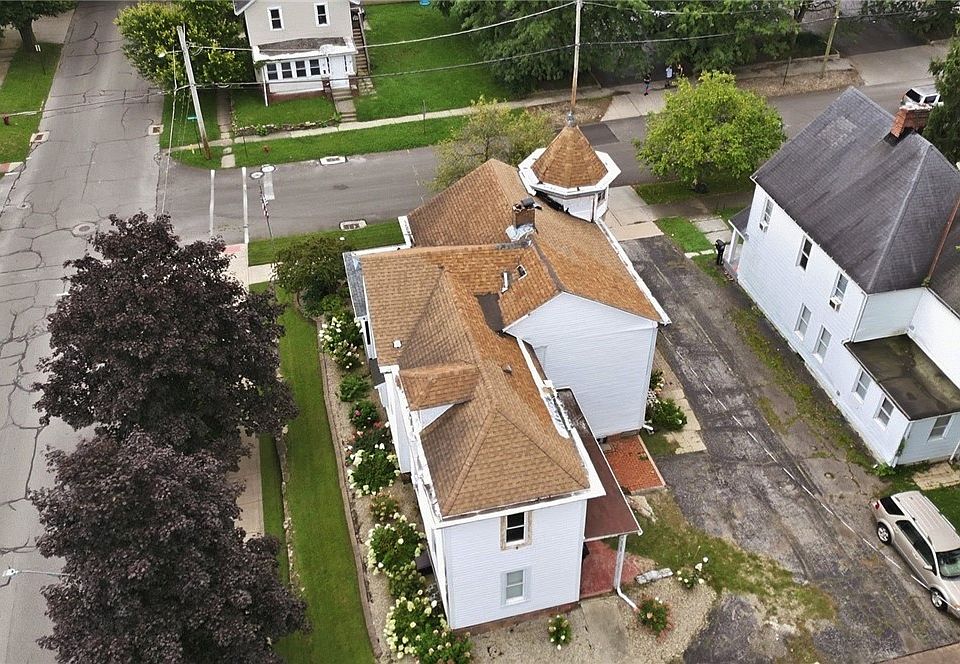 26th image of 142 N Union St