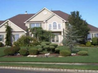 6 Black Oak Ln, Freehold, NJ 07728