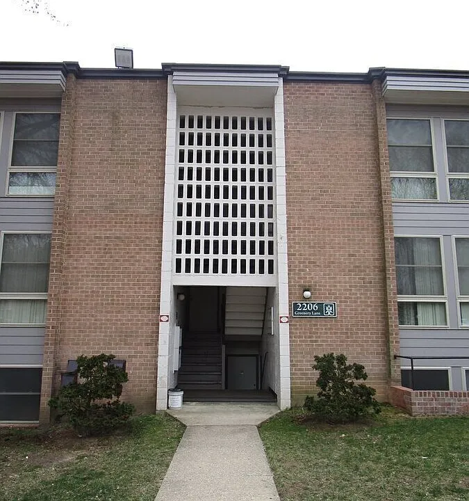 2206 Greenery Ln #202
