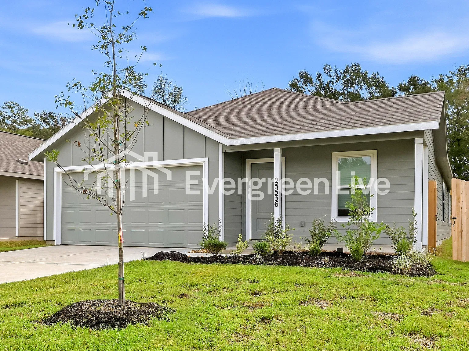 4 bed, 2.0 bath, 1707 sqft, $1,595 — Photo 2