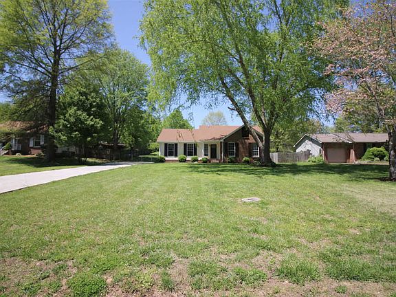 4th image of 1730 Broadripple Dr