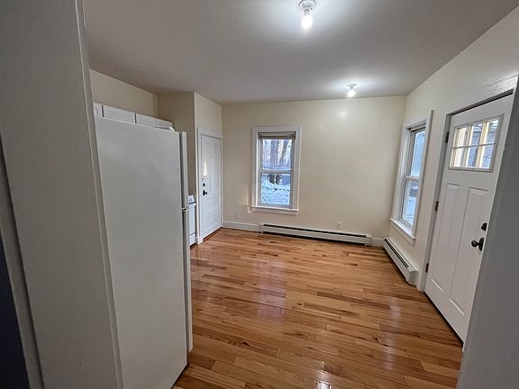 5th image of 58 Albion St APT 1