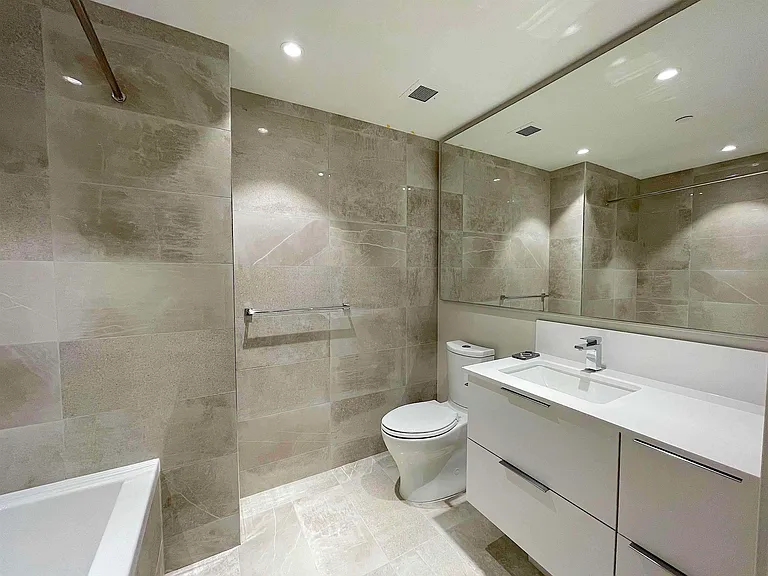 485 W 42nd Ave #14XX — Photo 17