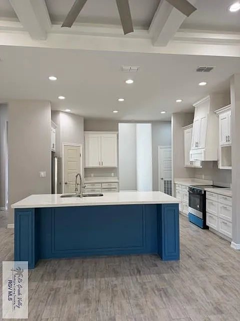 3 bed, 2.0 bath, 1921 sqft, $2,350 — Photo 3