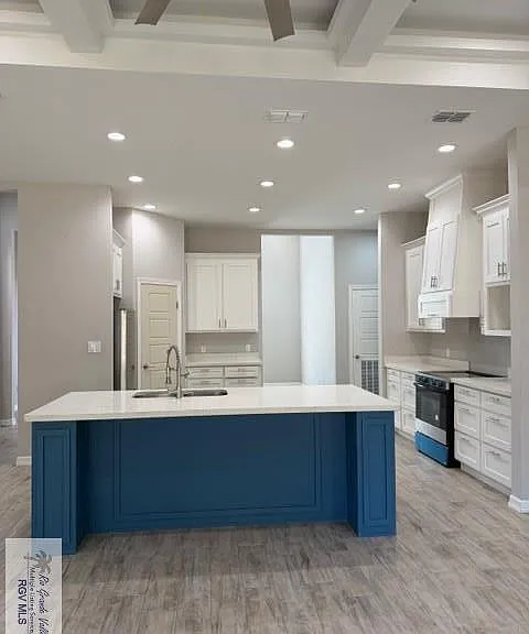9206 Empress Ln — Photo 3