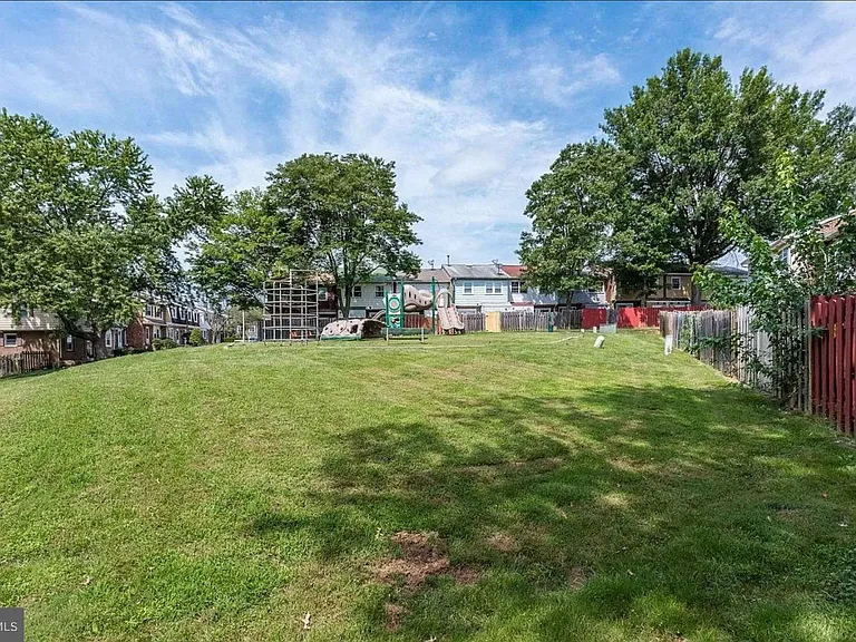 14880 Emberdale Dr — Photo 16