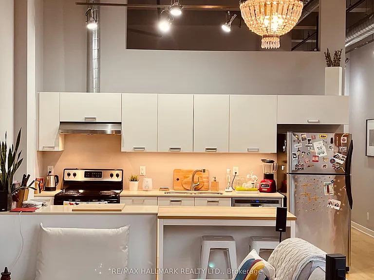 43 Hanna Ave #309 — Photo 5