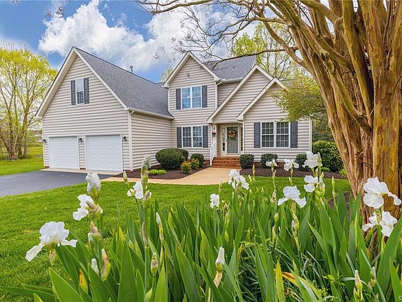 3rd image of 8081 Fishtail Pond Ct