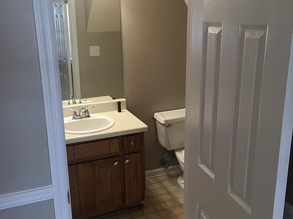 3rd image of 105 Gardner St