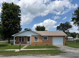 205 E Cooper St, Tipton, MO 65081