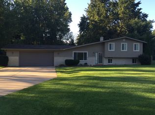 1826 Kingston Dr, Pinckney, MI