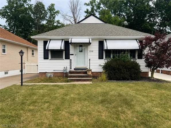 2918 Park Dr, Parma, OH 44134