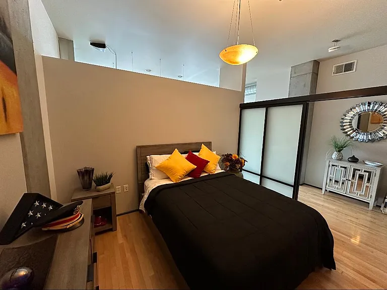 Guest bedroom with Shoji doors
