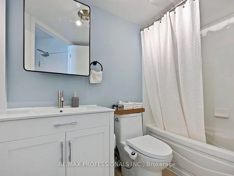 361 Front St W #802 — Photo 12