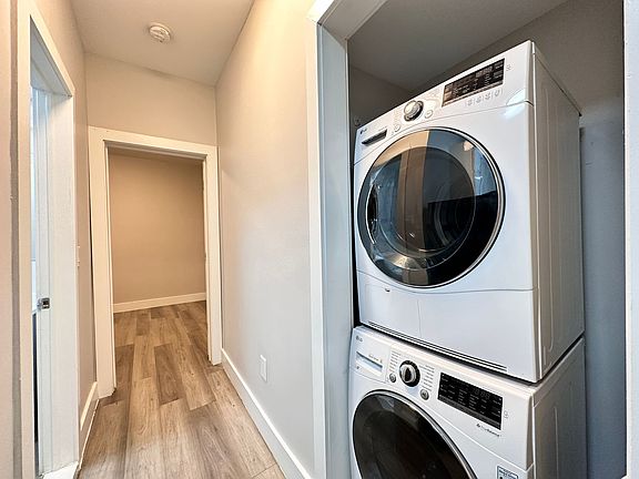 5th image of 126 Corbin Ave APT 402